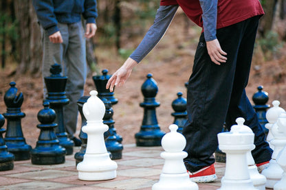 Giant Outdoor Chess Set – Lawn Game Premium Pieces ♟️🌿
